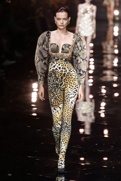 Look 25
